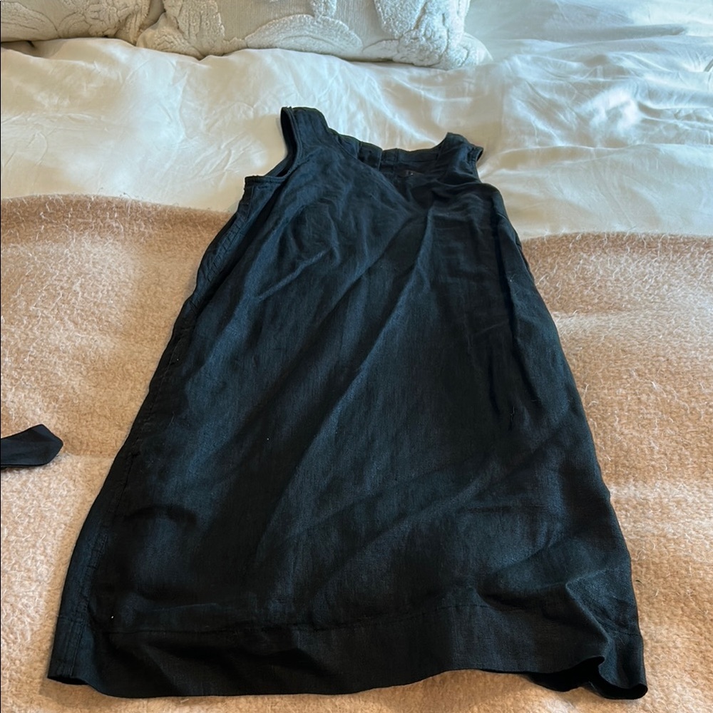 Elegant Black Sleeveless Dress